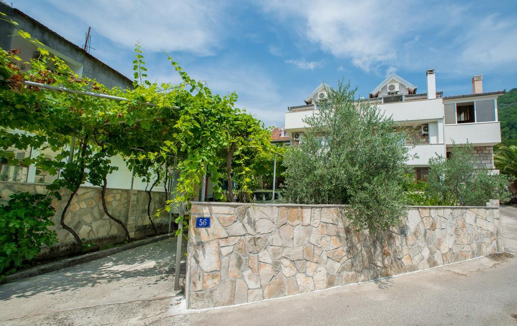 טיווט Apartmani Krgusic מראה חיצוני תמונה
